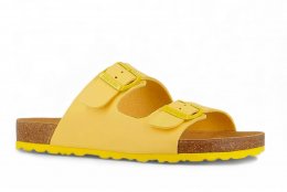 Axelda Charlie yellow gul sandal barn kork mjuk toffla fotriktig
