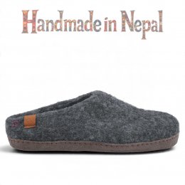 green comfort ulltofflor äkta fotriktiga sköna varma bekväma dam herr Nepal handtovad mörkgrå antracit mockasula