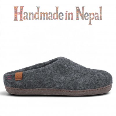 green comfort ulltofflor äkta fotriktiga sköna varma bekväma dam herr Nepal handtovad mörkgrå antracit mockasula