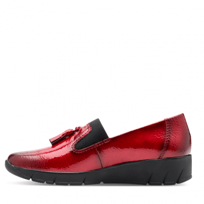 jana softline eloq lågsko loafer resår kilklack röd lack tassel fotriktig foam mjuk fotbädd urtagbar fire patent