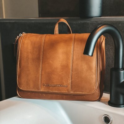 The Chesterfield Brand / Leather Toiletry Bag Gillian cognac necessär läder skinn sminkväska badrumsväska hängande krok toalettv