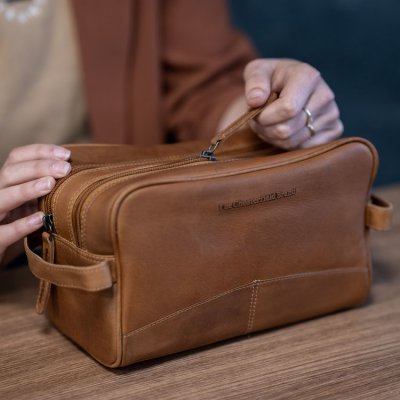 The Chesterfield Brand / Leather Toiletry Bag Stacey Cognac necessär läder skinn sminkväska badrumsväska toalettväska