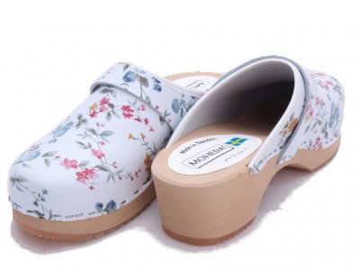 Moheda Rosa Träsko / Fancy vit blå rosa läder blommor svenska