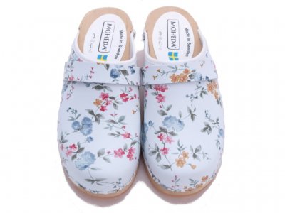 Moheda Rosa Träsko / Fancy vit blå rosa läder blommor svenska