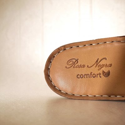 Rosa negra comfort slip in sandal skinn mönster dam sommar navy blå fotriktig bekväm